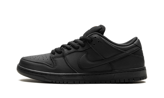 SB Dunk "Triple Black"
