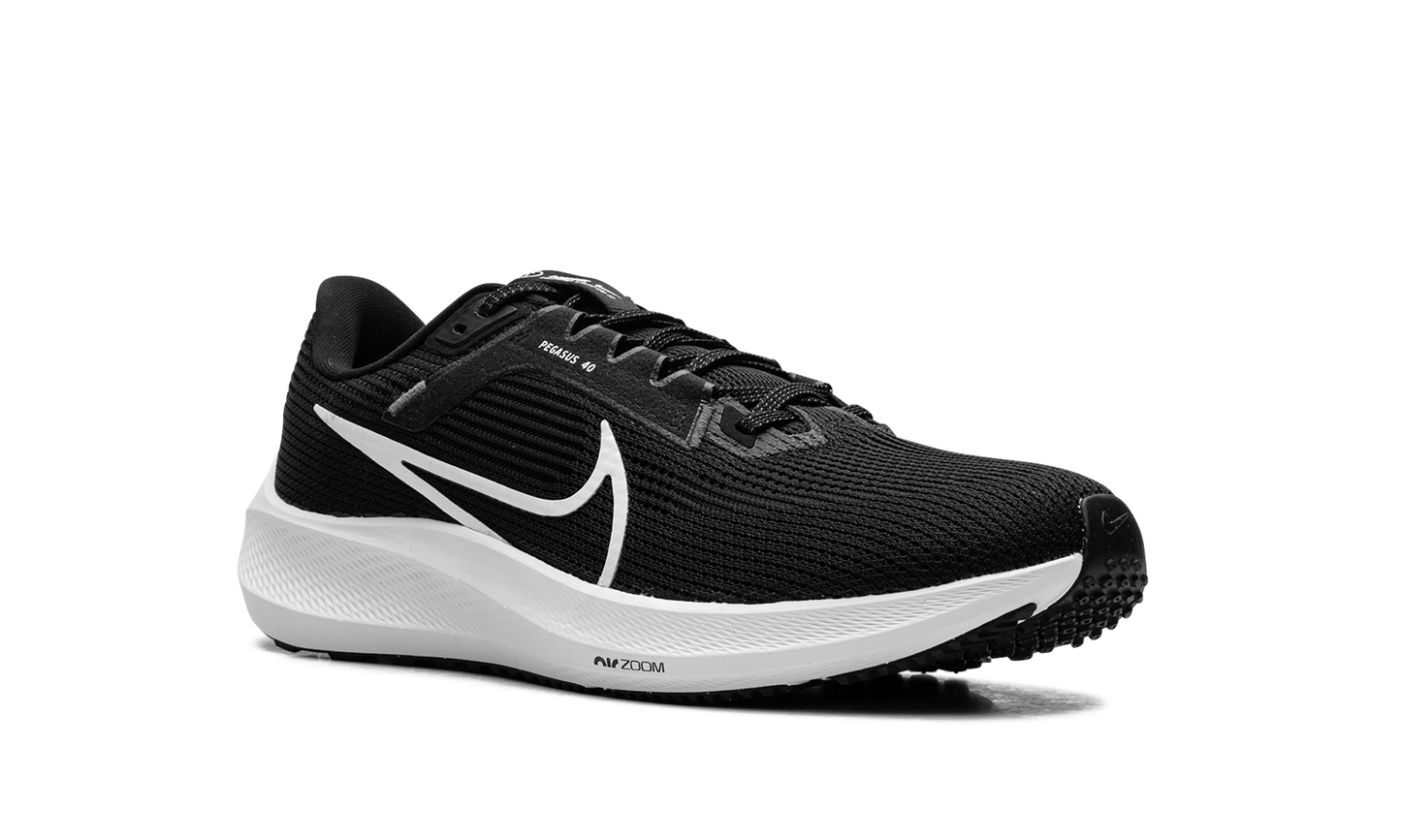 Air Zoom Pegasus 40 "Black White"