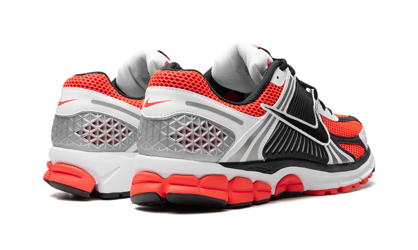 Zoom Vomero 5 SE "Bright Crimson"