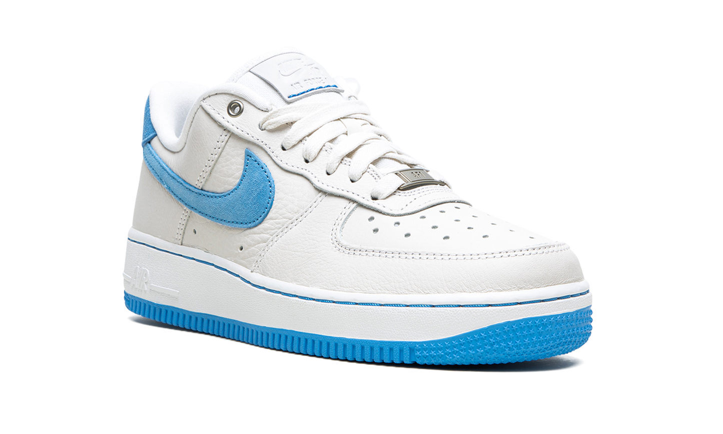 AIR FORCE 1 LO LXX MNS WMNS "University Blue"