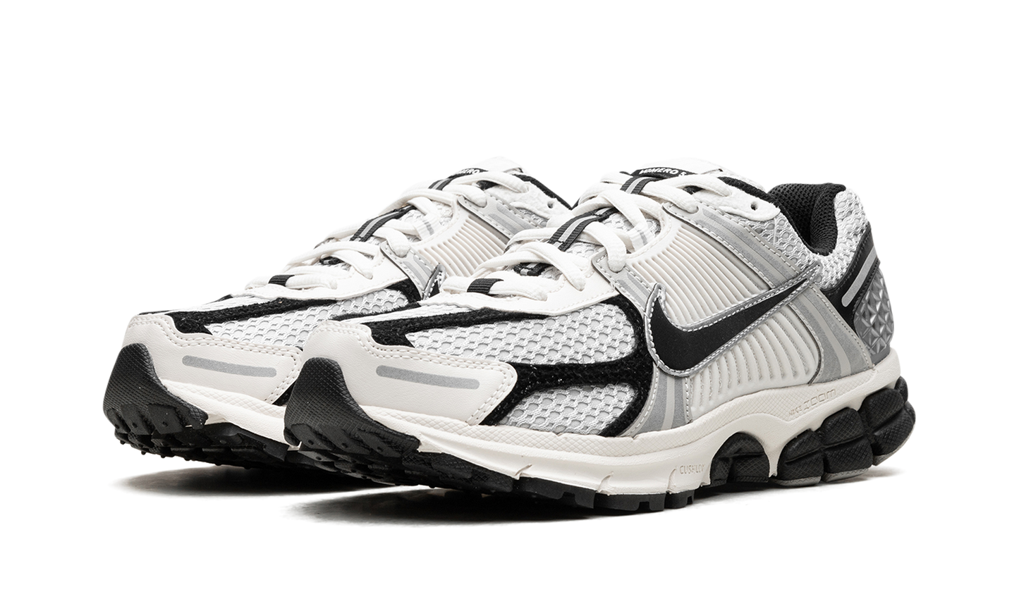 Zoom Vomero 5 "Photon Dust Black"