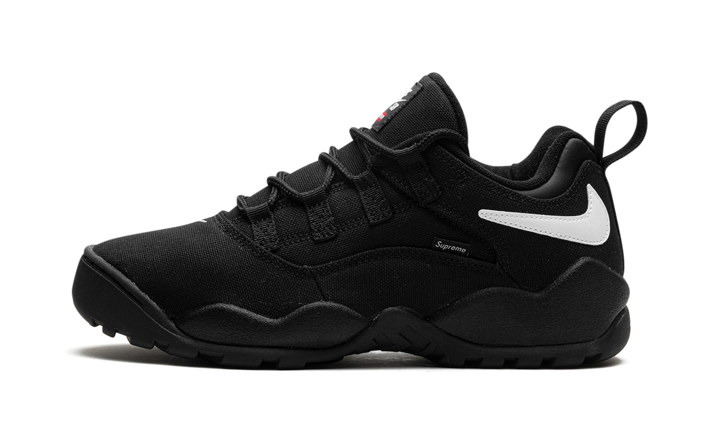 SB Darwin Low "Supreme - Black"