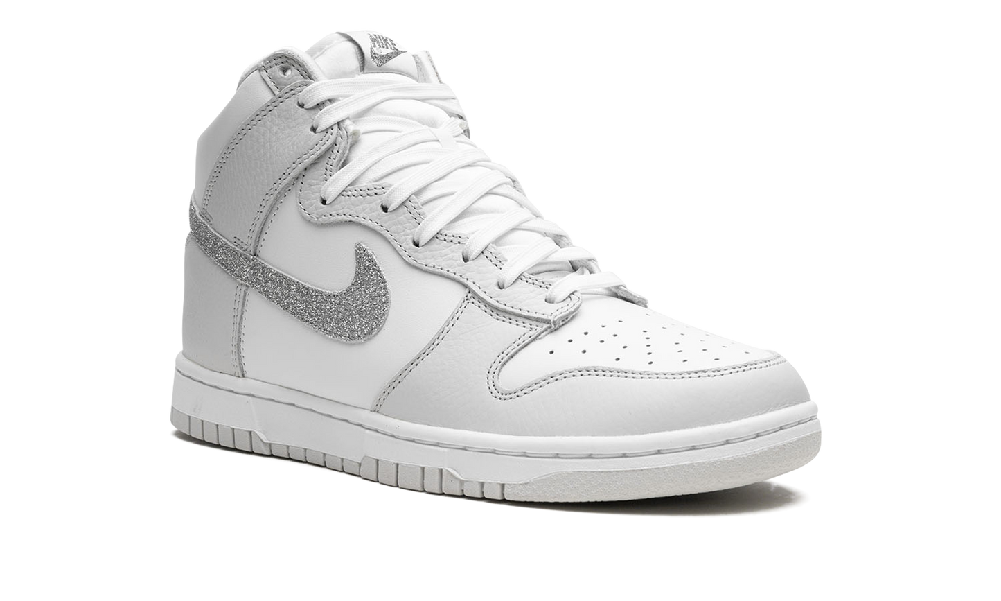 DUNK HIGH MNS WMNS "Silver Swoosh"