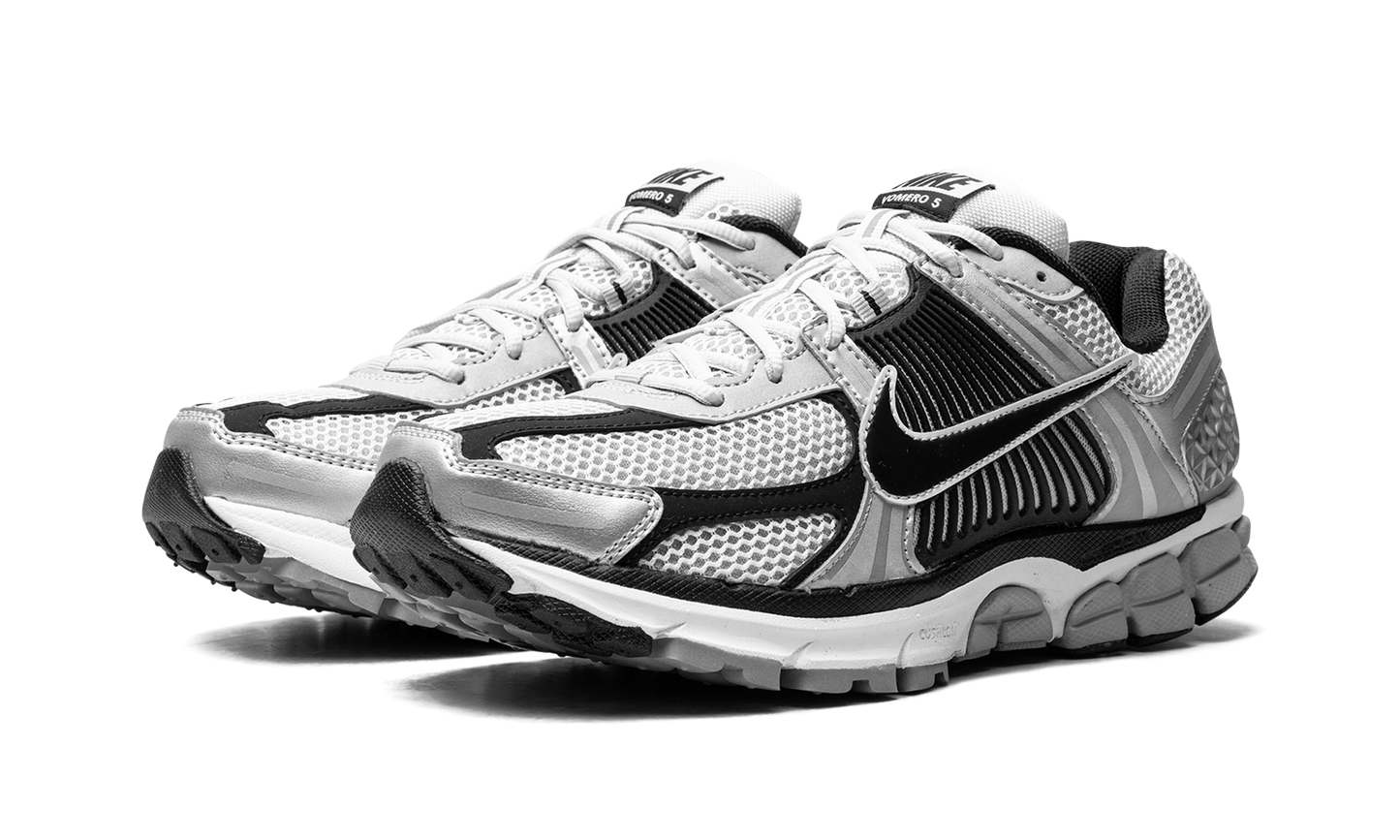 Zoom Vomero 5 "Metallic Silver Black"
