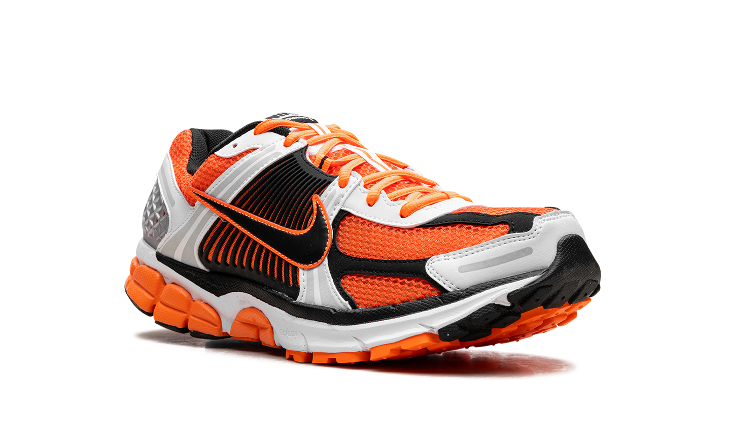 Zoom Vomero 5 "Total Orange"