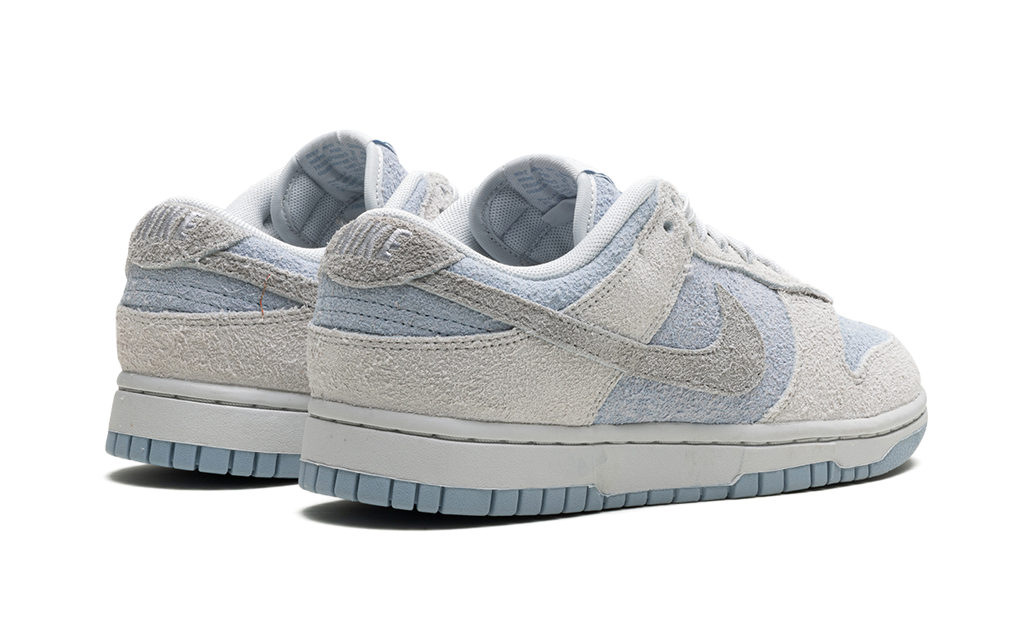 DUNK LOW WMNS "Suede - Photon Dust / Light Armory Blue"