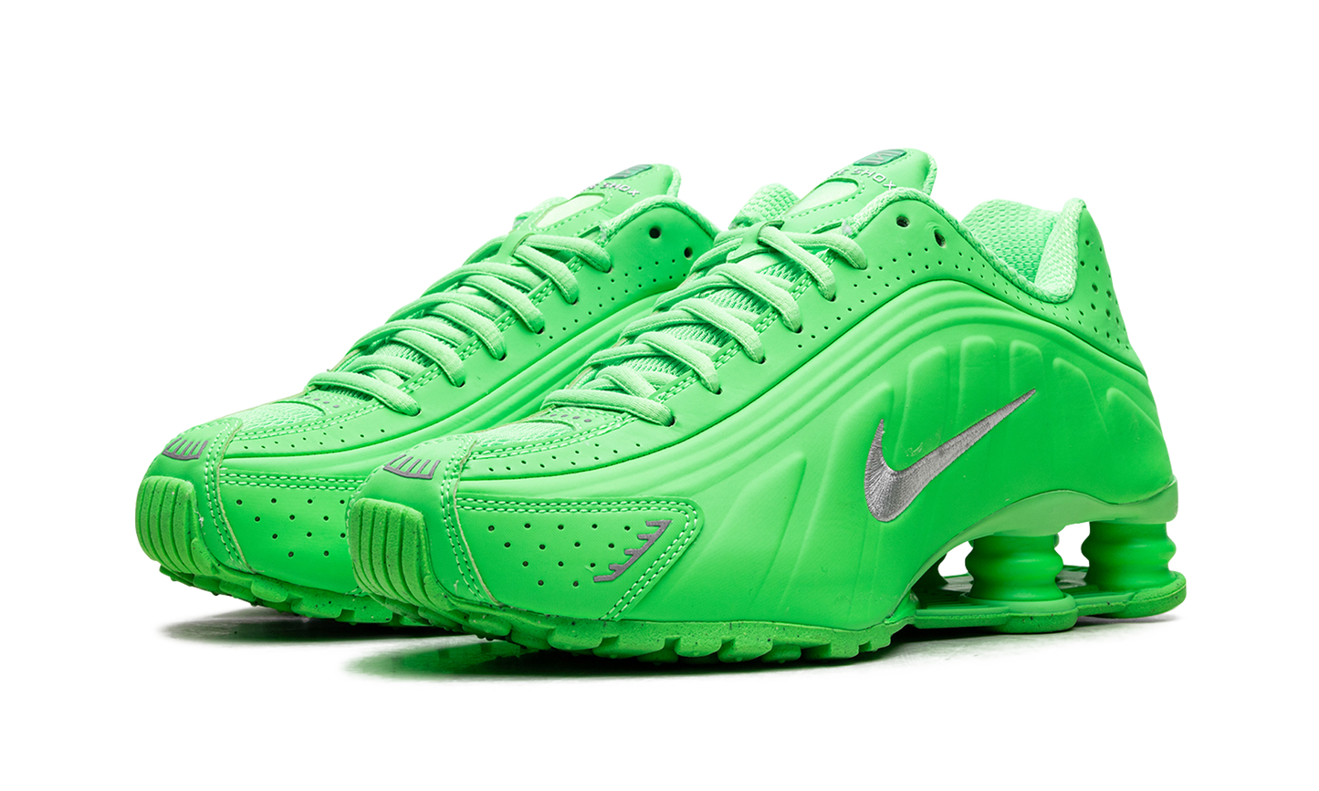 Shox R4 WMNS "Green Strike"