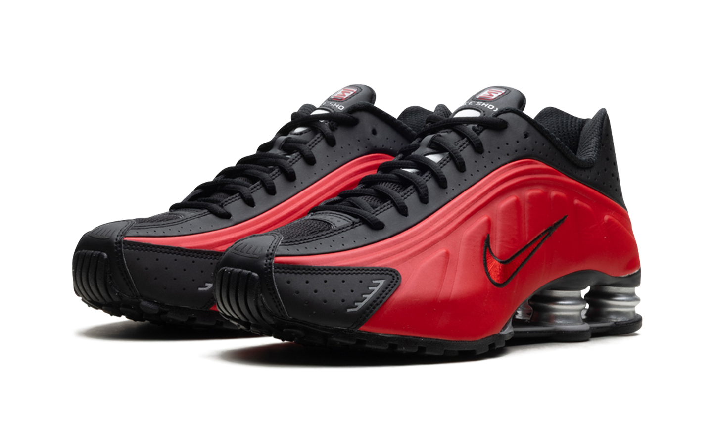 Shox R4 "University Red Black"