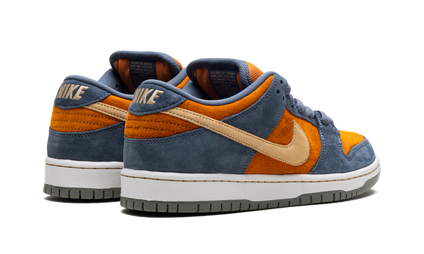 SB Dunk Low Pro "Light Carbon"