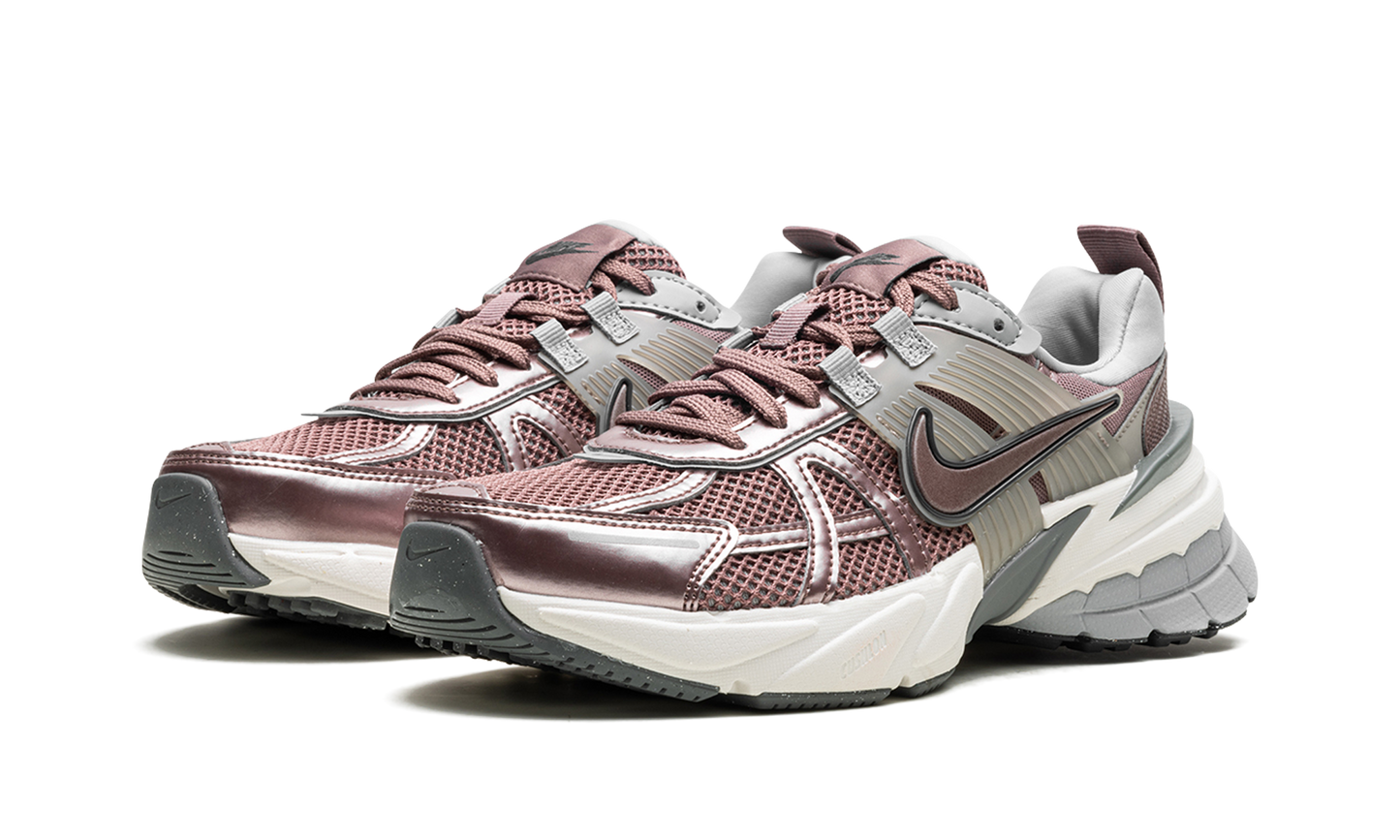 V2K Run WMNS "Smokey Mauve"