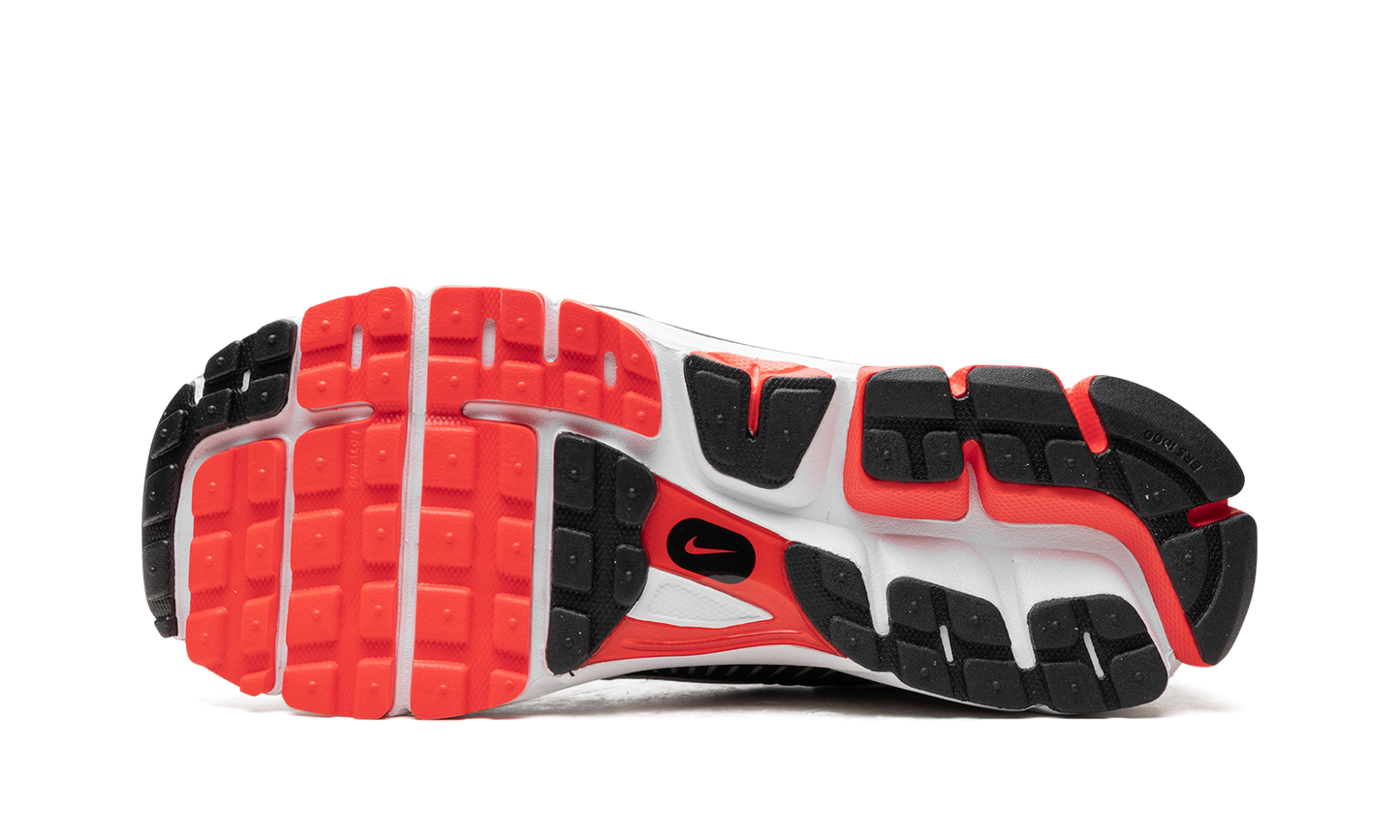 Zoom Vomero 5 SE "Bright Crimson"