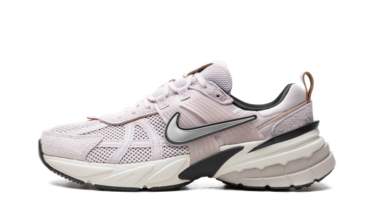 V2K Run Wmns "Platinum Violet"