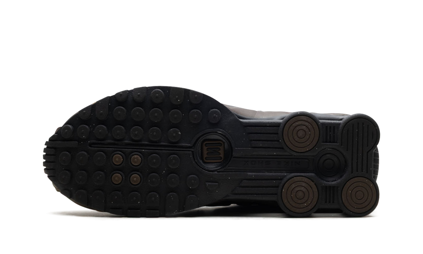 Shox R4 WMNS "Ironstone Off Noir"