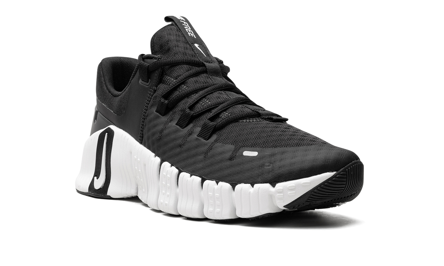 Free Metcon 5 "Black / White"