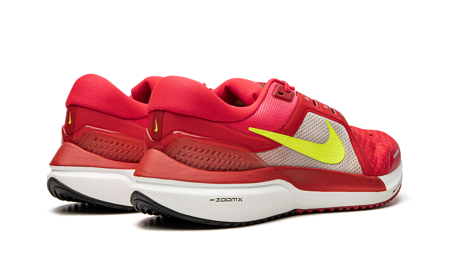 Zoom Vomero 16 "Siren Red"