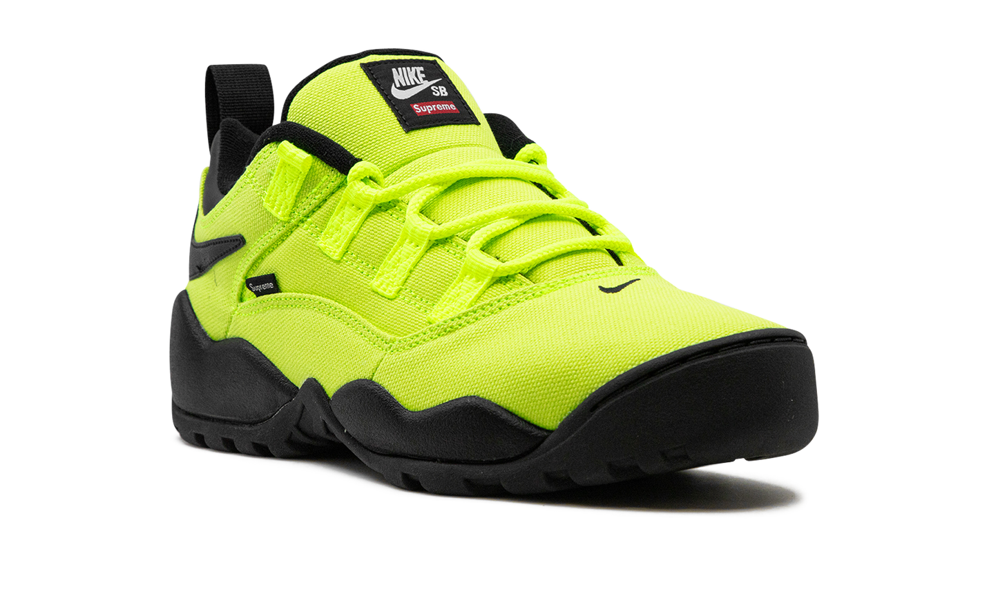 SB Darwin Low "Supreme - Volt"