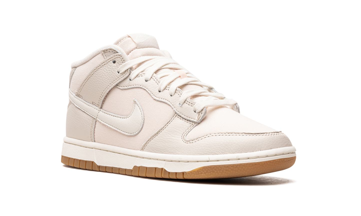 Dunk Mid "Light Orewood Brown"