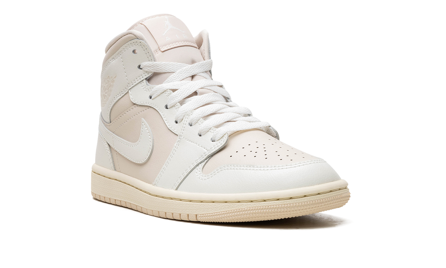 Air Jordan 1 WMNS "White / Light Tan"