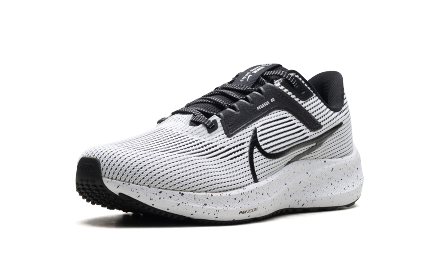 Air Zoom Pegasus 40 WMNS "White Black"