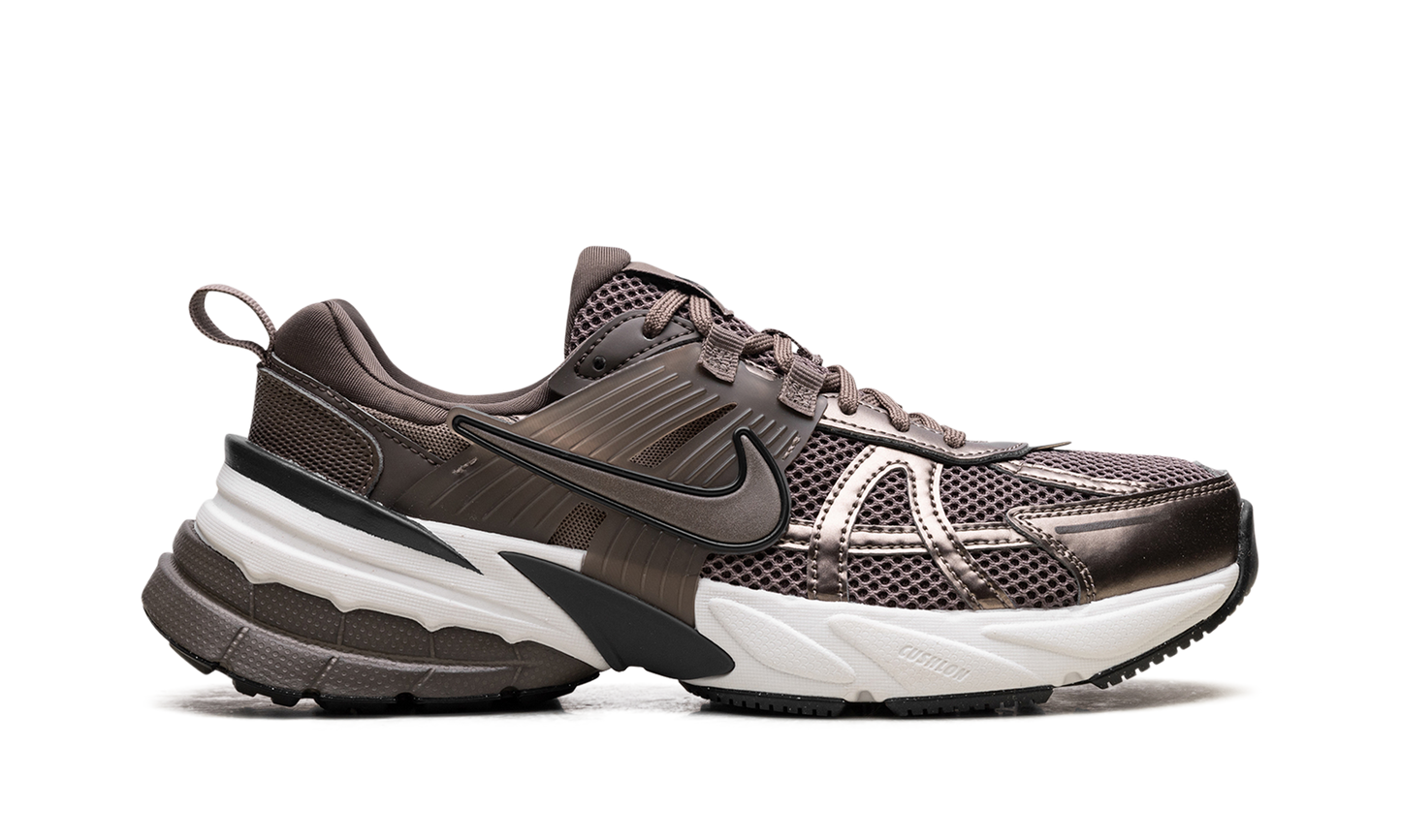 V2K Run WMNS "Mink Brown Ironstone Team Anthracite"