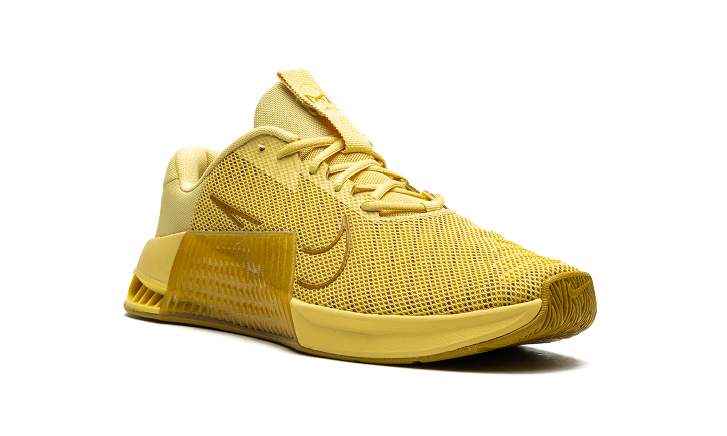 Metcon 9 "Saturn Gold"