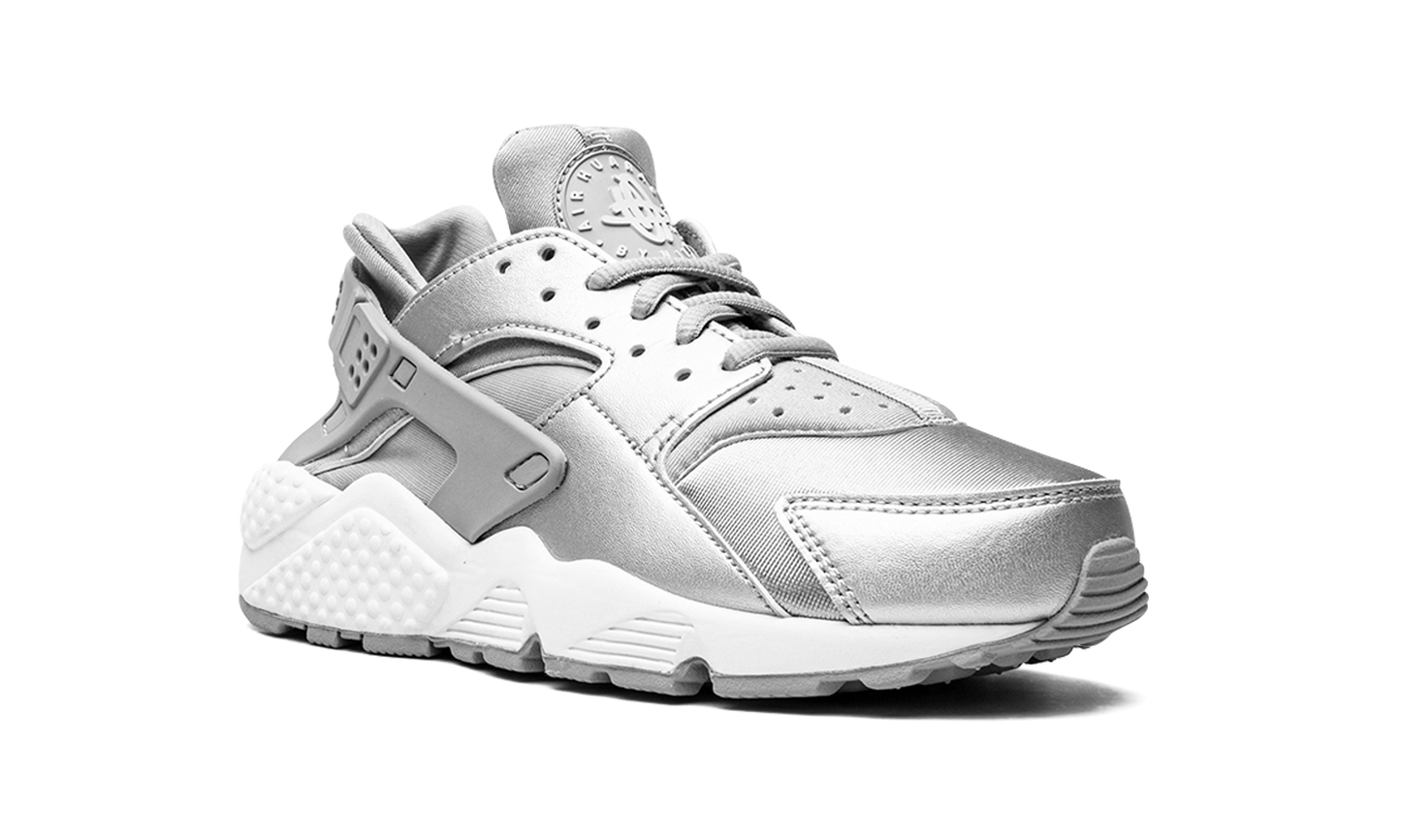AIR HUARACHE RUN SE WMNS