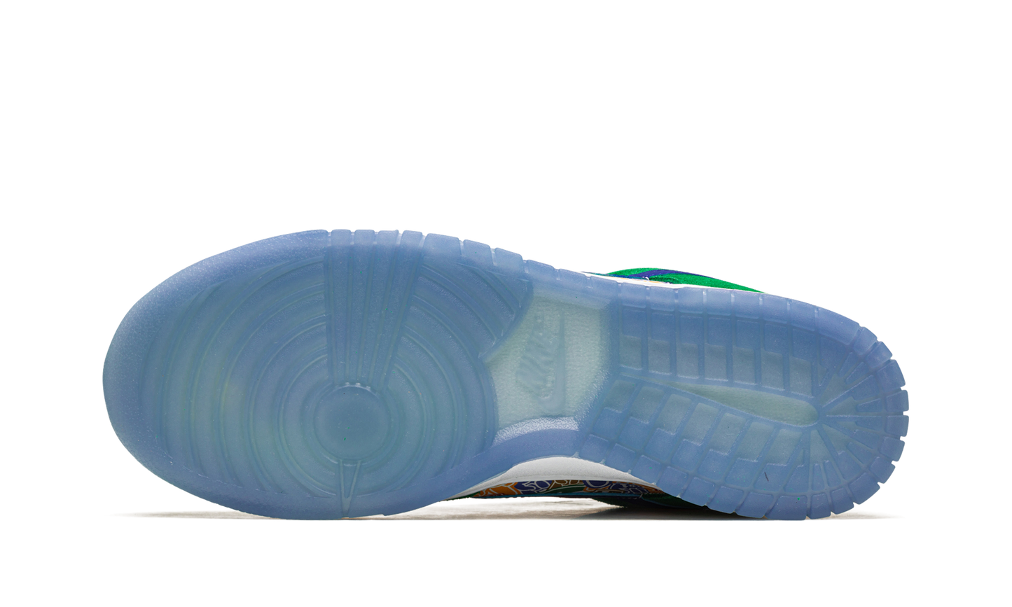 Dunk Low "Foam Finger"