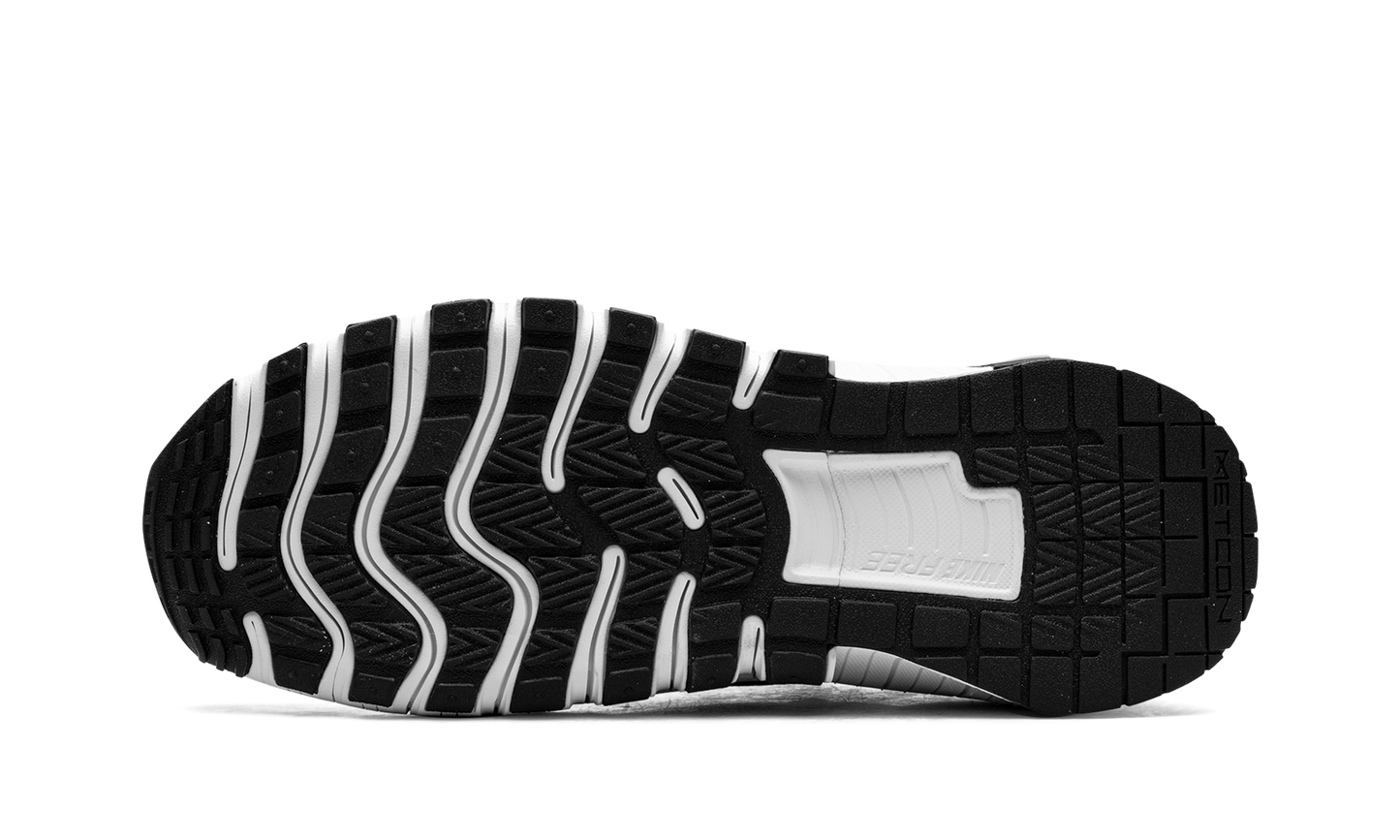 Free Metcon 6 "Black / White"