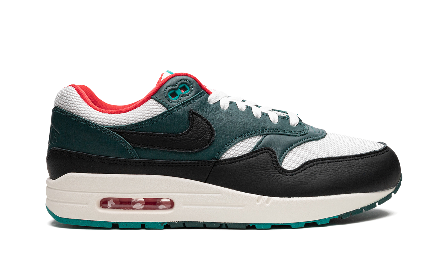 Air Max 1 "LeBron James x Liverpool"