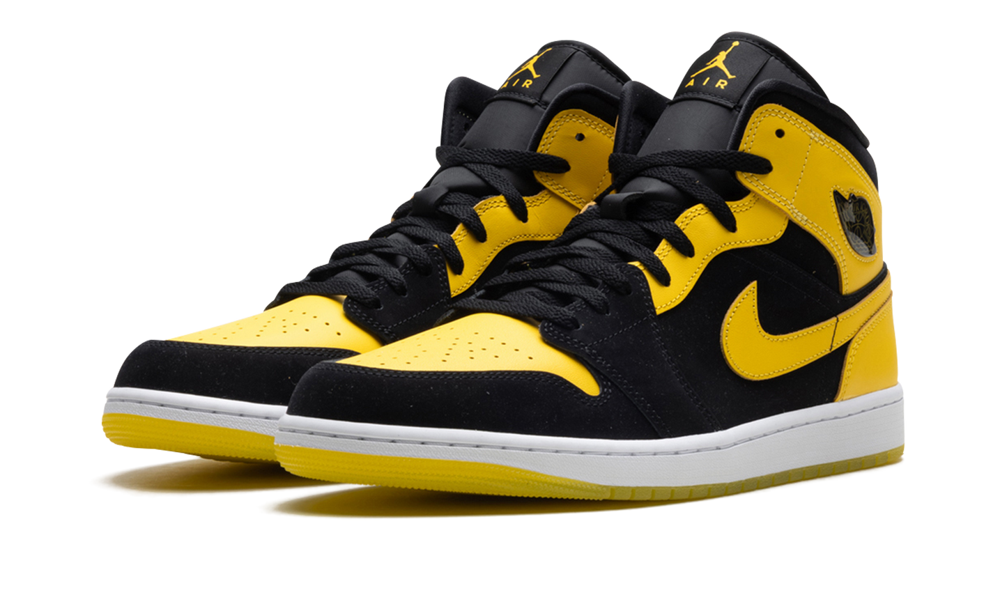 Air Jordan 1 Mid "New Love"