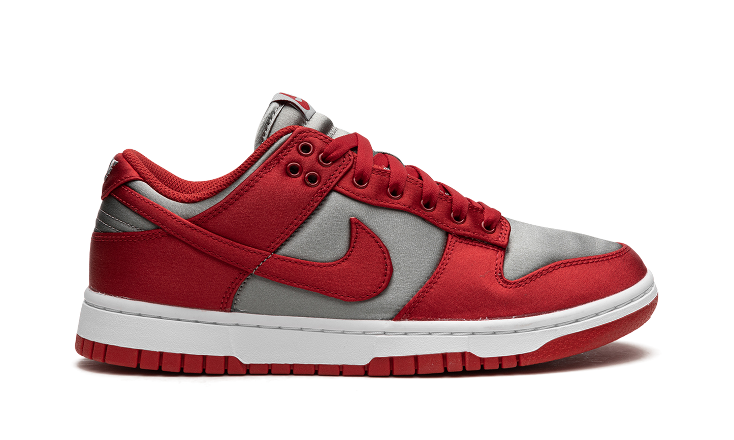 DUNK LOW WMNS "UNLV Satin"