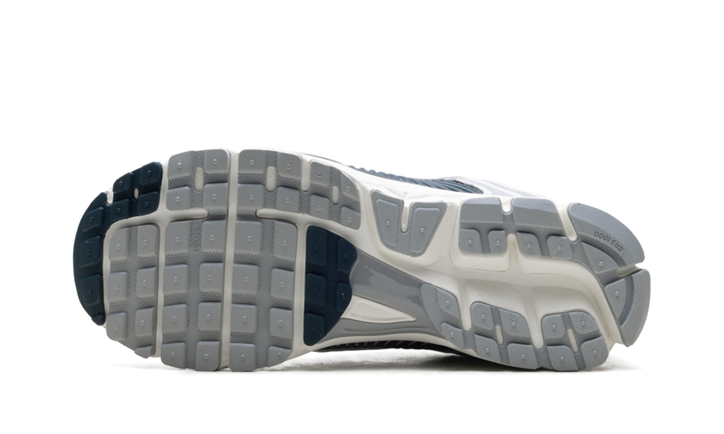 Air Zoom Vomero 5 WMNS "White Armory Navy"