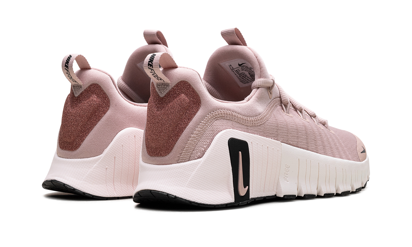 Free Metcon 6 PRM WMNS "Pink Oxford / Light Soft Pink / Black"