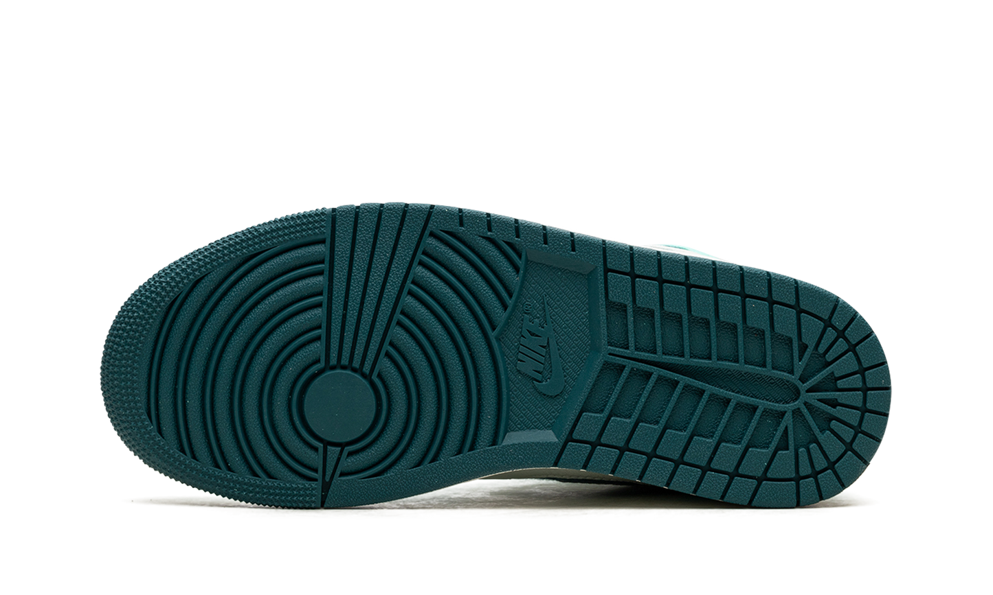 AIR JORDAN 1 MID SE WMNS "Bleached Turquoise"