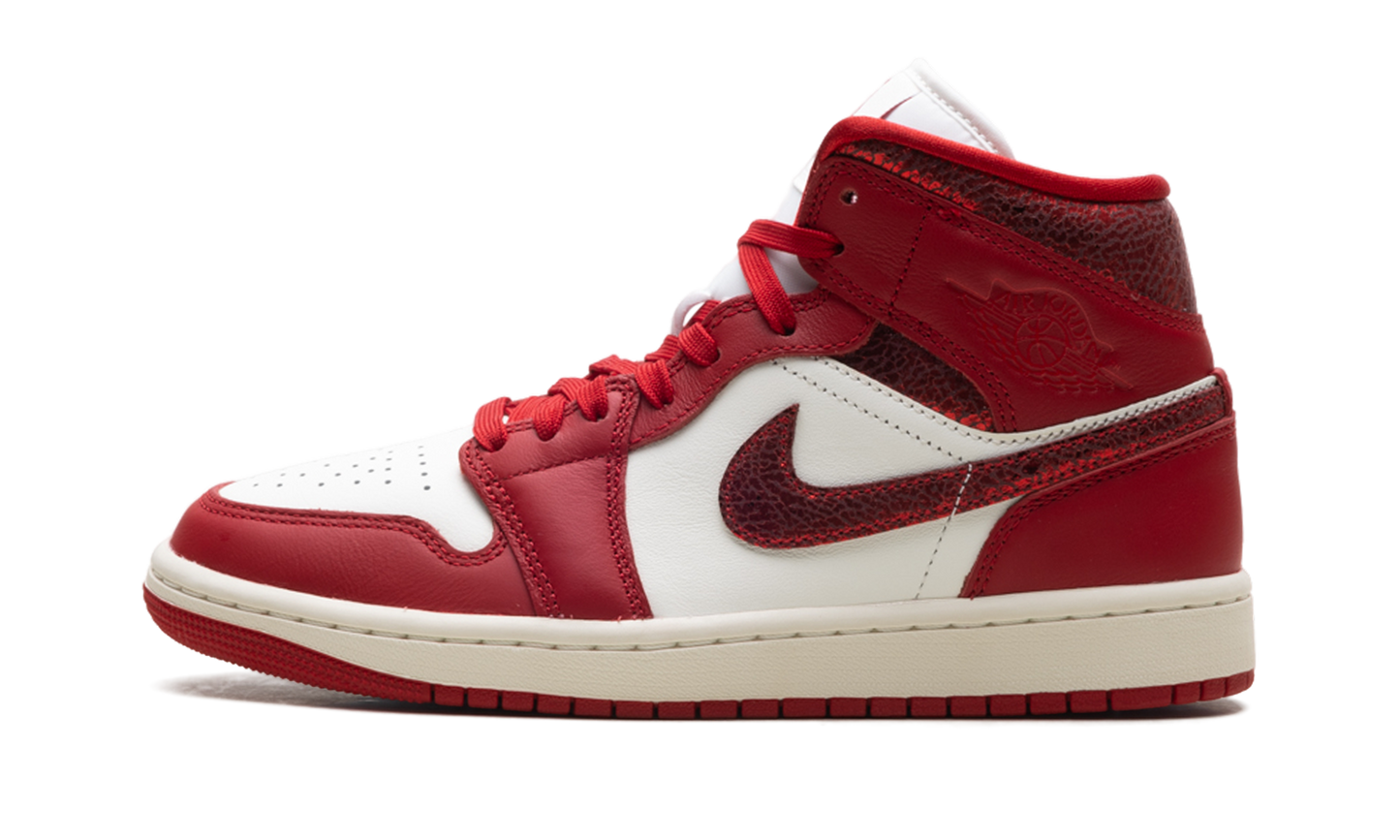 Air Jordan 1 Mid WMNS "Red Cracked Leather"