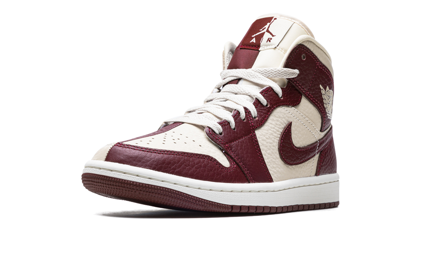 AIR JORDAN 1 WMNS "Split Cherrywood Red"