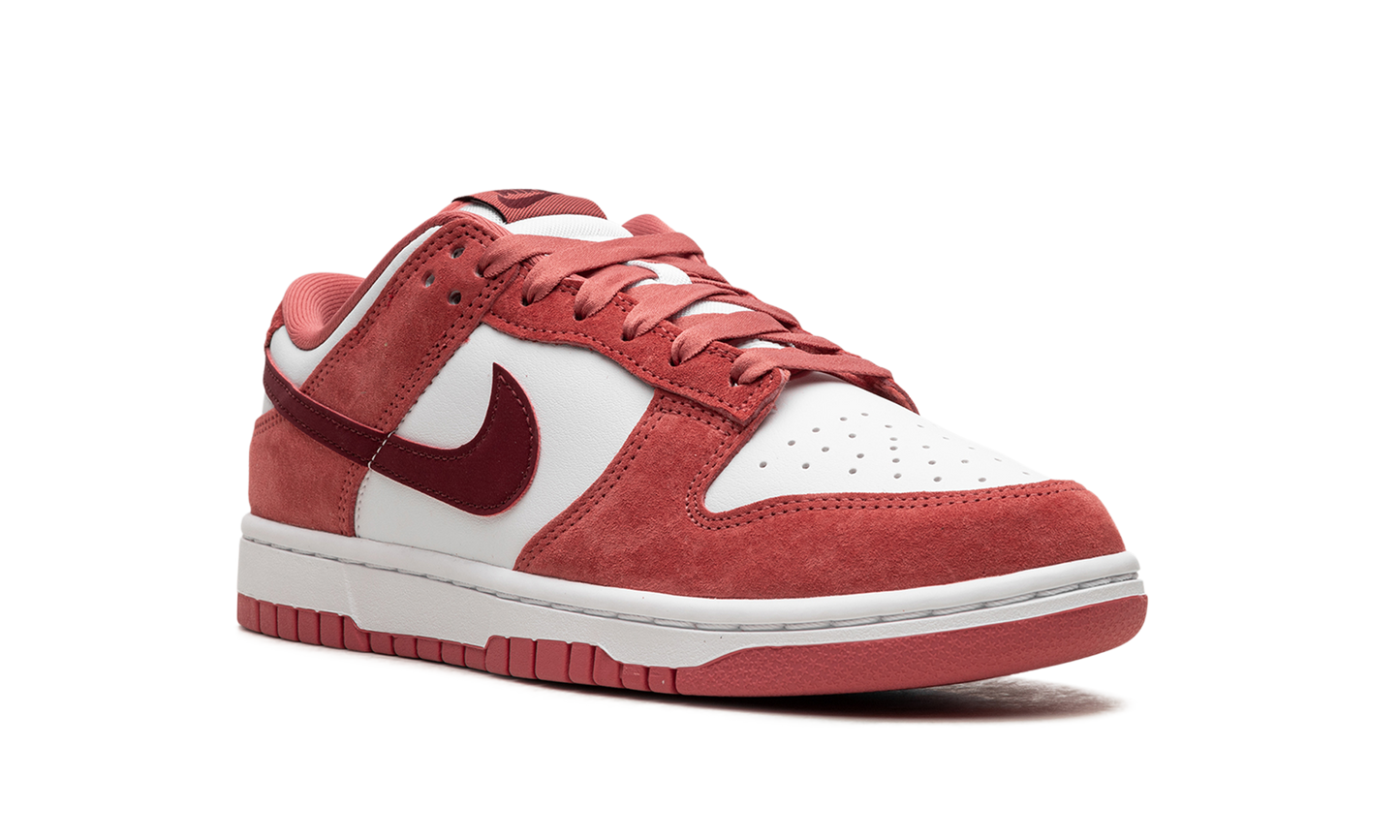 DUNK LOW WMNS "Valentine's Day"