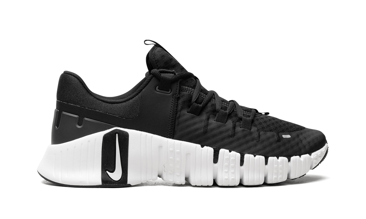 Free Metcon 5 "Black / White"