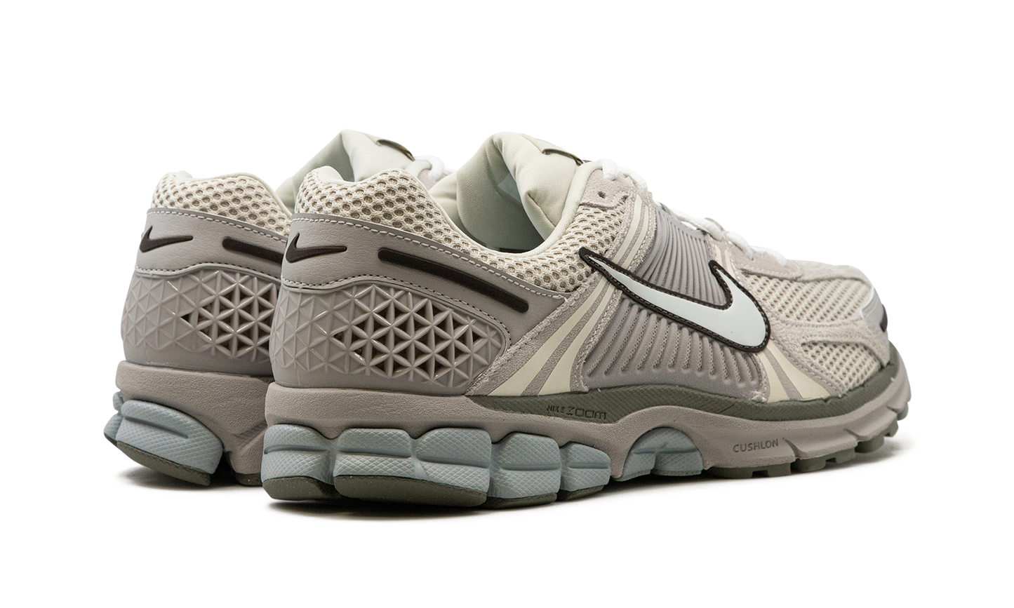 Air Zoom Vomero 5 "Light Orewood Brown"