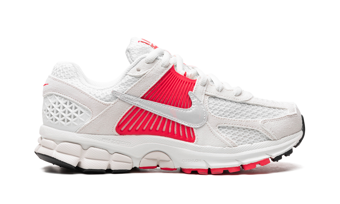 Air Zoom Vomero 5 WMNS "Siren Red"