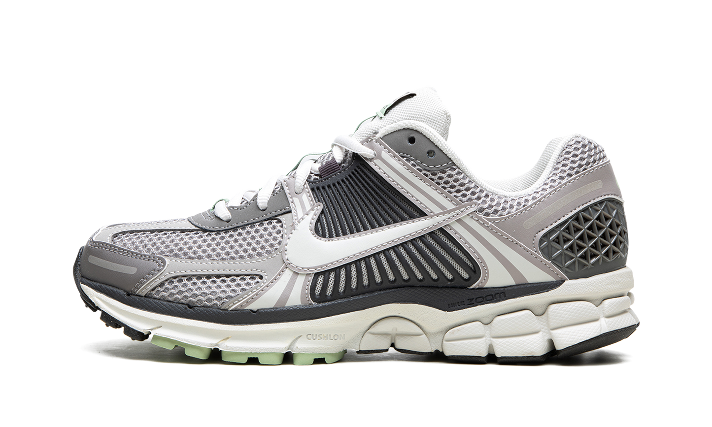 VOMERO 5 WMNS "Cobblestone"