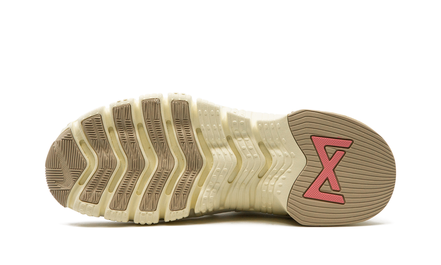 Free Metcon 5 WMNS "Sail Sanddrift"