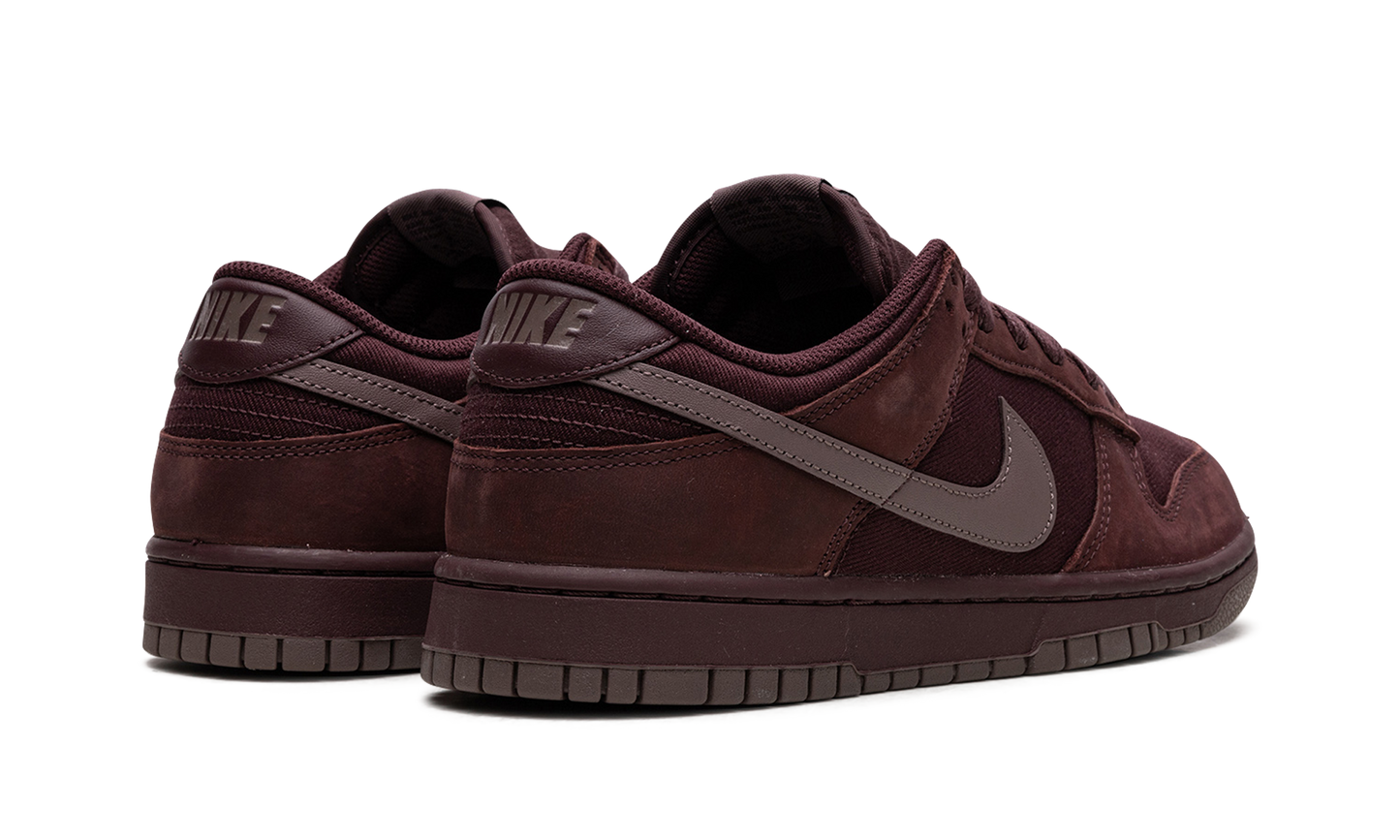 Dunk Low "Burgundy Crush"