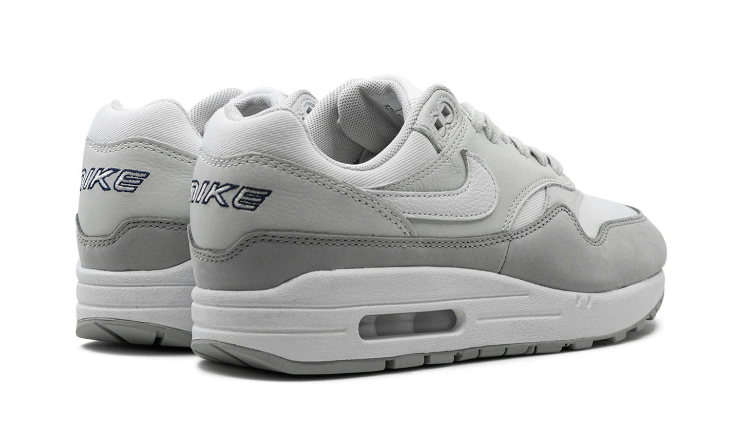 AIR MAX 1 '87 LX WMNS "Light Smoke Grey"