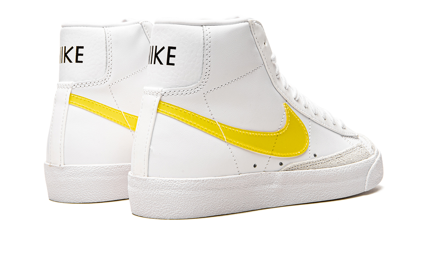 BLAZER MID 77 ESSENTIAL WMNS "Translucent Yellow Swoosh"