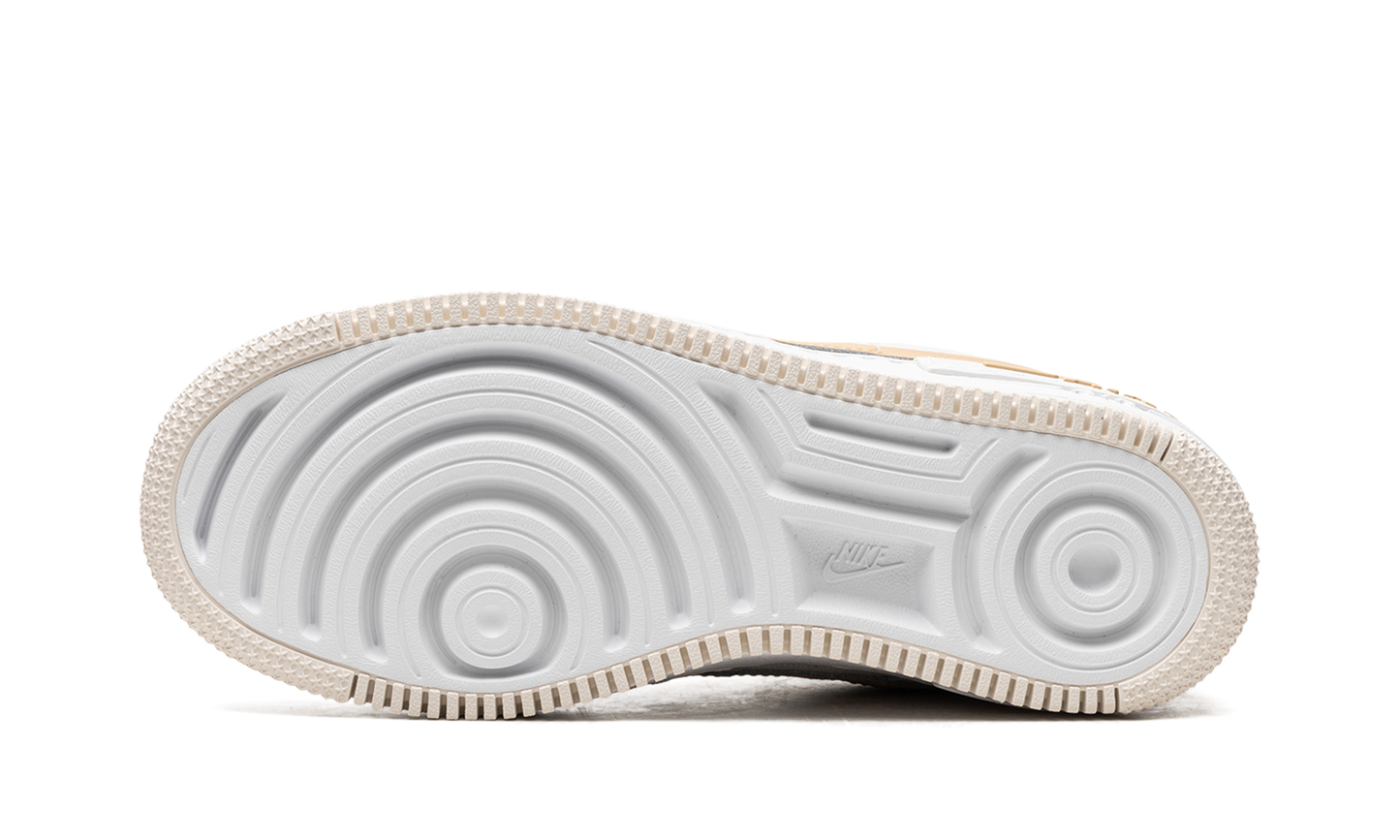 NIKE AIR FORCE 1 LO SHADO WMNS "Sail Tan"