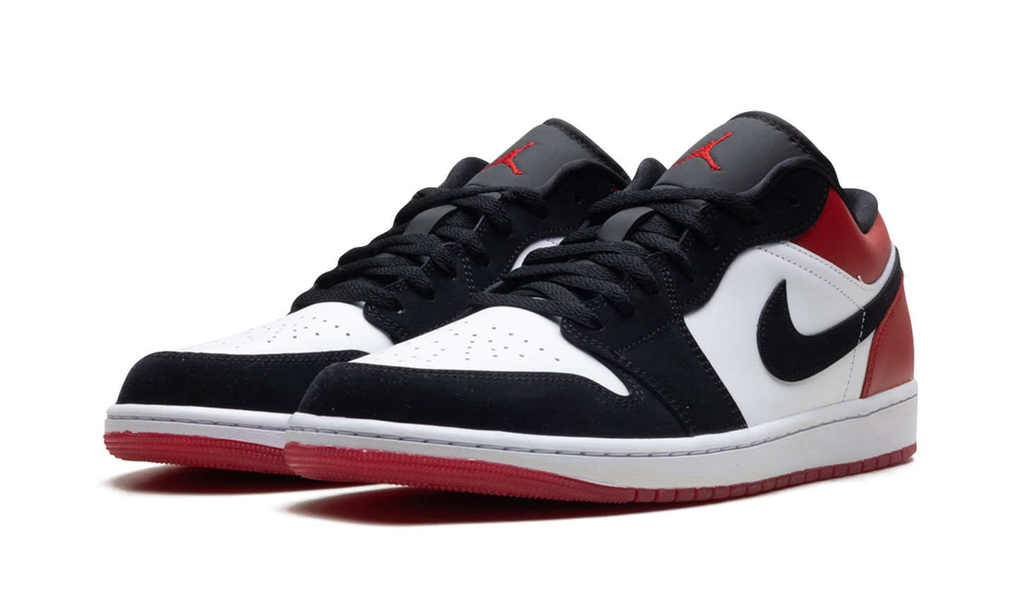 Jordan 1 Low SE "Black Toe (2025)"