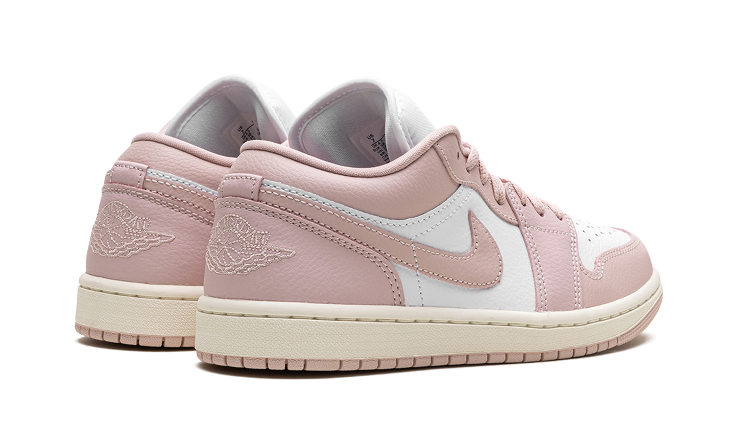 Jordan 1 Low WMNS "Pink Oxford"