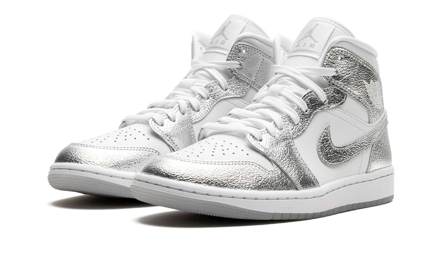 Air Jordan 1 Mid SE WMNS "Metallic Silver"