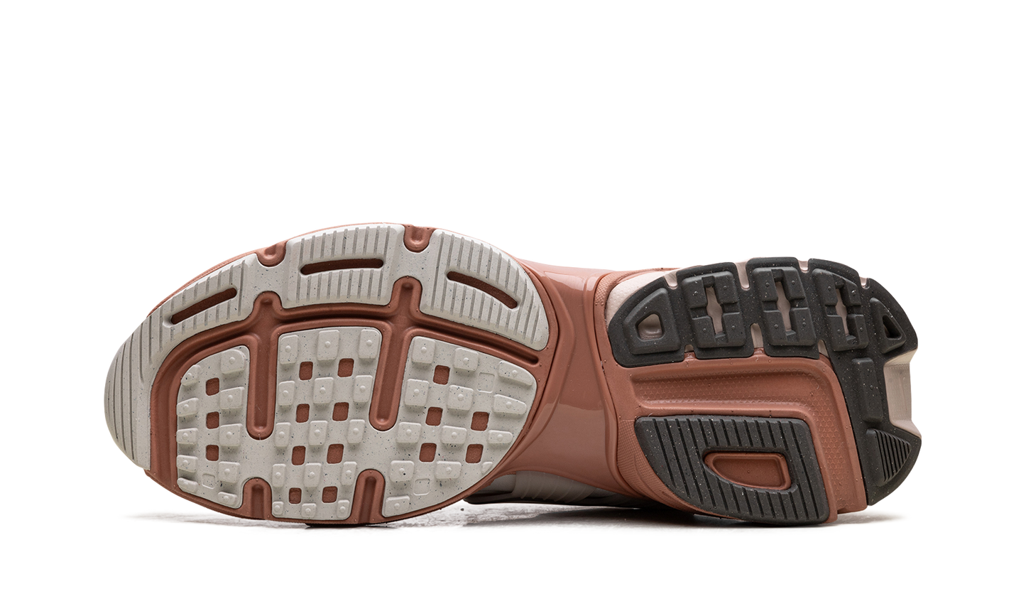 V2K Run WMNS "Gore-Tex Phantom Terra Blush"